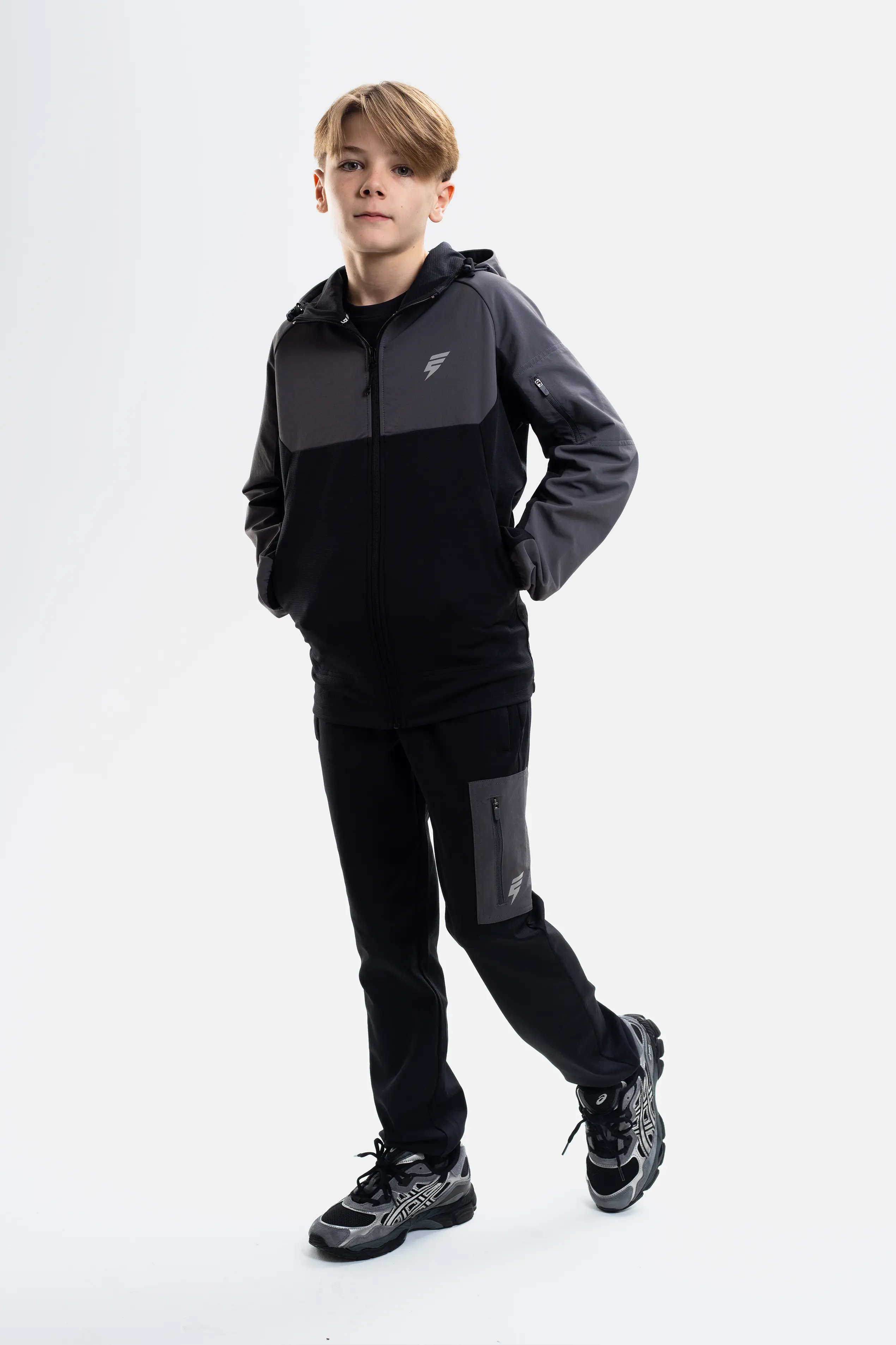 JUNIOR PATCH TRACKSUIT - BLACK/COAL - Image 8